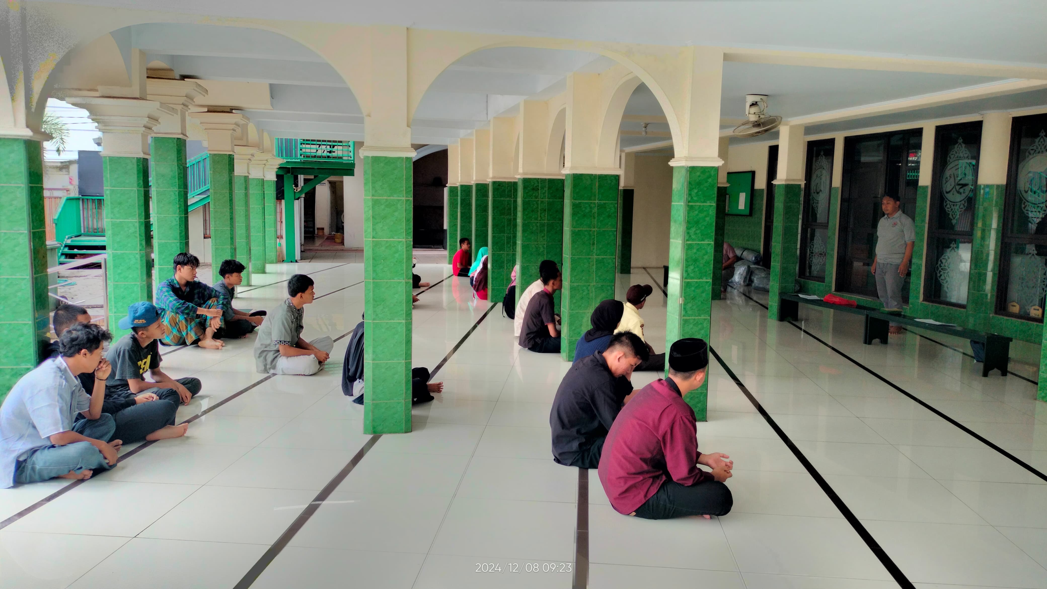 Dkm Attaqwa menyantuni pendidikan anak kurang mampu